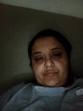 sarahhh1987 online show from April 2026 09:43:01 PM