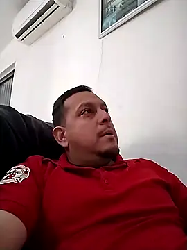 Snapshot of OmarMagSon chatting on December 2024 07:42:01 PM OmarMagSon online show from December 2024 07:42:01 PM