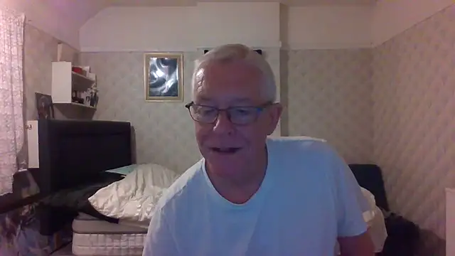 Snapshot of shaun63m chatting on September 2025 12:05:01 AM shaun63m online show from September 2025 12:05:01 AM