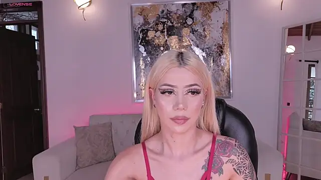 Snapshot of HannaConnor_ chatting on May 2026 08:37:01 PM HannaConnor online show from May 2026 08:37:01 PM