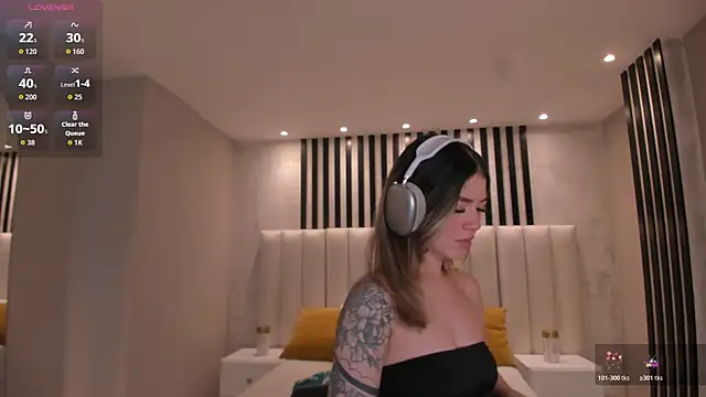 ViolettHansson online show from October 2025 07:04:02 PM