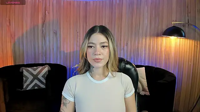 ViolettHansson online show from March 2026 06:25:02 PM