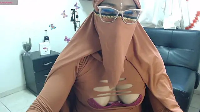 Snapshot of Aaliyah_brown chatting on January 2025 11:39:02 AM Aaliyah brown online show from January 2025 11:39:02 AM