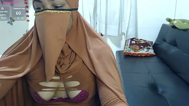 Snapshot of Aaliyah_brown chatting on September 2025 02:58:02 AM Aaliyah brown online show from September 2025 02:58:02 AM