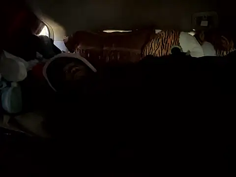 Snapshot of SlimeCrownzOut5 chatting on January 2026 03:16:01 PM SlimeCrownzOut5 online show from January 2026 03:16:01 PM