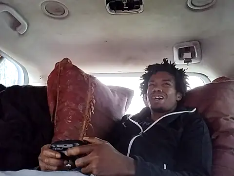 Snapshot of SlimeCrownzOut5 chatting on February 2026 07:25:02 PM SlimeCrownzOut5 online show from February 2026 07:25:02 PM