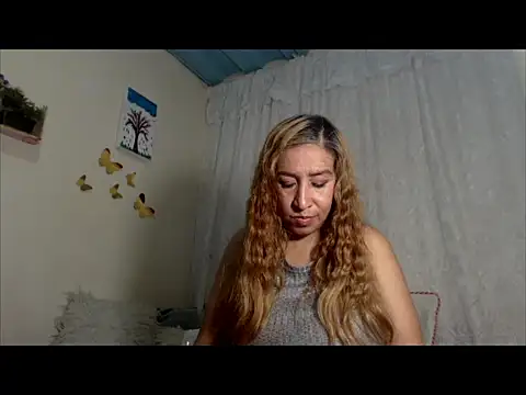 sharloth x18 online show from November 2025 01:13:01 PM