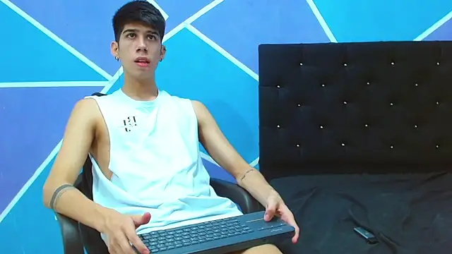 jhony-sex online show from December 2024 04:20:02 AM