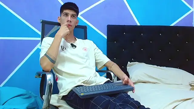 jhony-sex online show from February 2025 07:18:01 AM