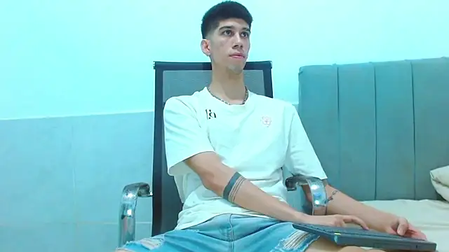 jhony-sex online show from February 2026 01:04:02 AM