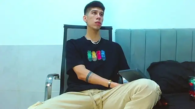 jhony-sex online show from March 2026 06:19:01 AM