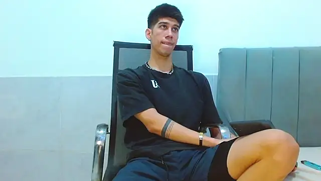 jhony-sex online show from April 2026 11:46:02 PM