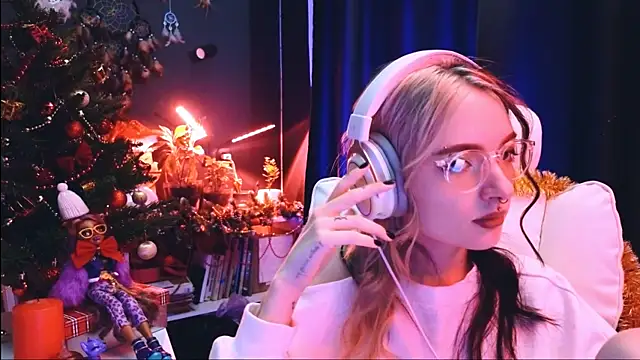 Snapshot of Avi_Nile chatting on December 2024 02:08:02 AM Avi Nile online show from December 2024 02:08:02 AM