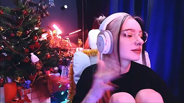 Snapshot of Avi_Nile chatting on December 2024 02:04:01 AM Avi Nile online show from December 2024 02:04:01 AM