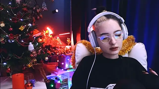 Snapshot of Avi_Nile chatting on December 2024 02:49:02 AM Avi Nile online show from December 2024 02:49:02 AM