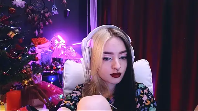 Snapshot of Avi_Nile chatting on January 2025 01:50:01 AM Avi Nile online show from January 2025 01:50:01 AM