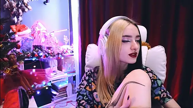 Snapshot of Avi_Nile chatting on January 2025 04:52:01 AM Avi Nile online show from January 2025 04:52:01 AM