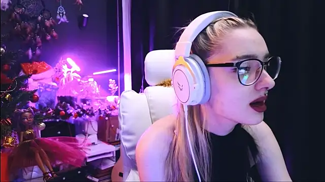 Snapshot of Avi_Nile chatting on January 2025 12:19:02 AM Avi Nile online show from January 2025 12:19:02 AM