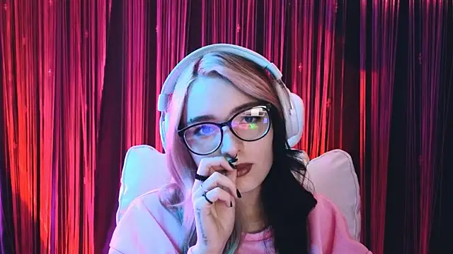 Snapshot of Avi_Nile chatting on February 2025 03:00:02 AM Avi Nile online show from February 2025 03:00:02 AM