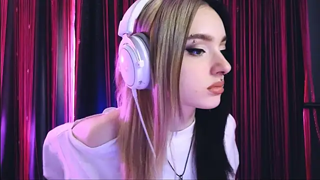 Snapshot of Avi_Nile chatting on March 2025 02:53:02 AM Avi Nile online show from March 2025 02:53:02 AM