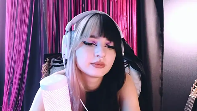 Snapshot of Avi_Nile chatting on September 2025 05:07:01 AM Avi Nile online show from September 2025 05:07:01 AM