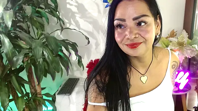 Snapshot of Ginna--mia chatting on February 2025 11:22:02 PM Ginna--mia online show from February 2025 11:22:02 PM