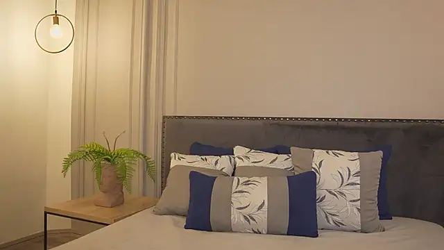 IrisBaker online show from February 2026 11:01:01 PM