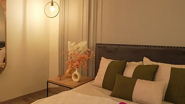 IrisBaker online show from March 2026 10:03:02 PM