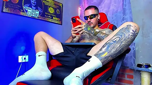 smoker445 online show from October 2025 07:04:02 PM