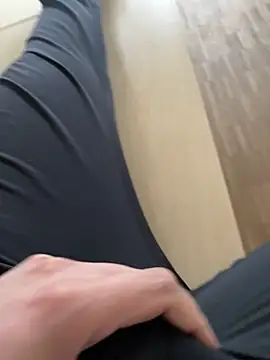 Snapshot of bigschlong290 chatting on September 2025 02:21:01 PM bigschlong290 online show from September 2025 02:21:01 PM