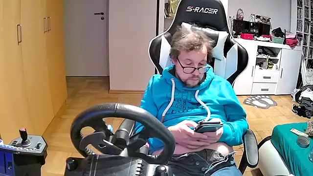 larsgessner30 online show from October 2025 09:31:02 PM