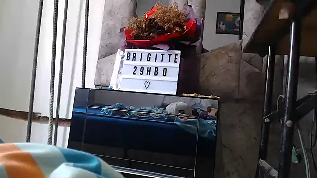 yohatinelly07 online show from September 2025 05:38:02 PM