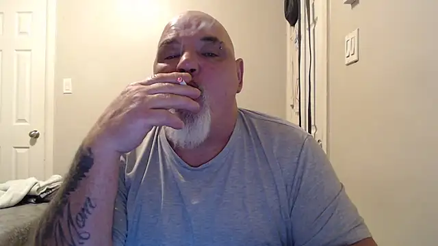 Snapshot of Newfiesausage1972 chatting on February 2025 02:26:01 PM Newfiesausage1972 online show from February 2025 02:26:01 PM