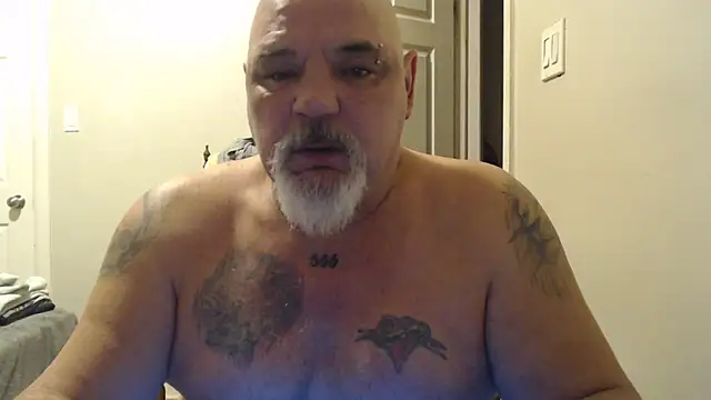 Snapshot of Newfiesausage1972 chatting on February 2025 11:01:02 AM Newfiesausage1972 online show from February 2025 11:01:02 AM