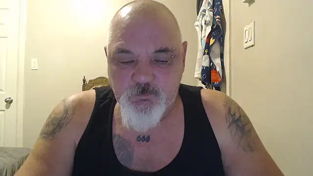 Snapshot of Newfiesausage1972 chatting on February 2025 10:43:01 PM Newfiesausage1972 online show from February 2025 10:43:01 PM