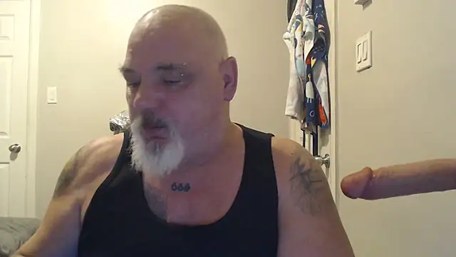 Snapshot of Newfiesausage1972 chatting on February 2025 01:55:02 PM Newfiesausage1972 online show from February 2025 01:55:02 PM