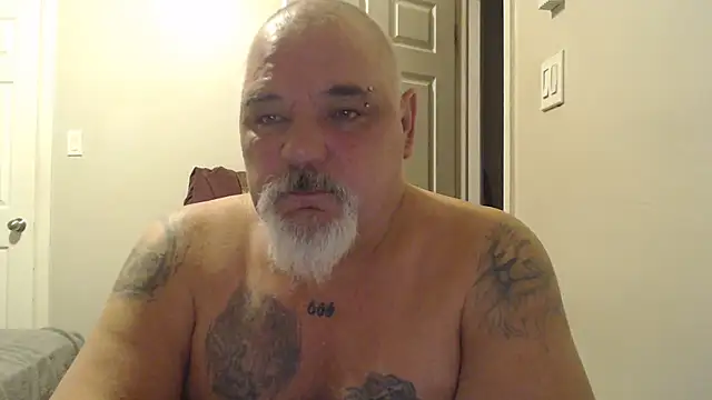 Snapshot of Newfiesausage1972 chatting on March 2025 09:44:02 AM Newfiesausage1972 online show from March 2025 09:44:02 AM