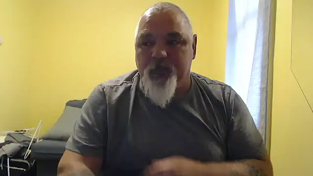 Snapshot of Newfiesausage1972 chatting on November 2025 01:45:01 PM Newfiesausage1972 online show from November 2025 01:45:01 PM