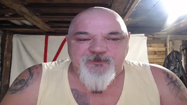 Snapshot of Newfiesausage1972 chatting on November 2025 09:08:01 PM Newfiesausage1972 online show from November 2025 09:08:01 PM