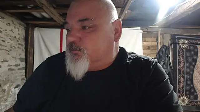 Snapshot of Newfiesausage1972 chatting on December 2025 10:09:01 AM Newfiesausage1972 online show from December 2025 10:09:01 AM