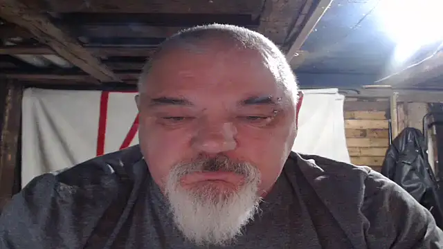 Snapshot of Newfiesausage1972 chatting on December 2025 10:20:01 AM Newfiesausage1972 online show from December 2025 10:20:01 AM