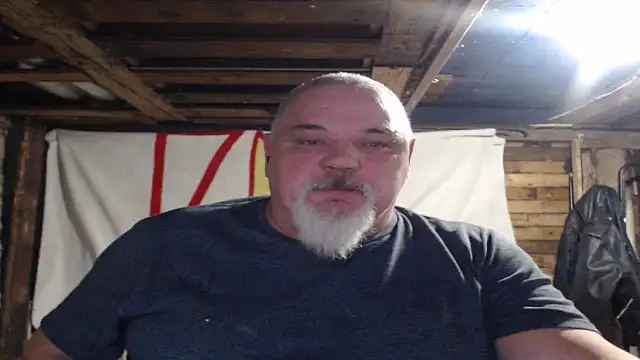 Snapshot of Newfiesausage1972 chatting on December 2025 09:09:02 PM Newfiesausage1972 online show from December 2025 09:09:02 PM