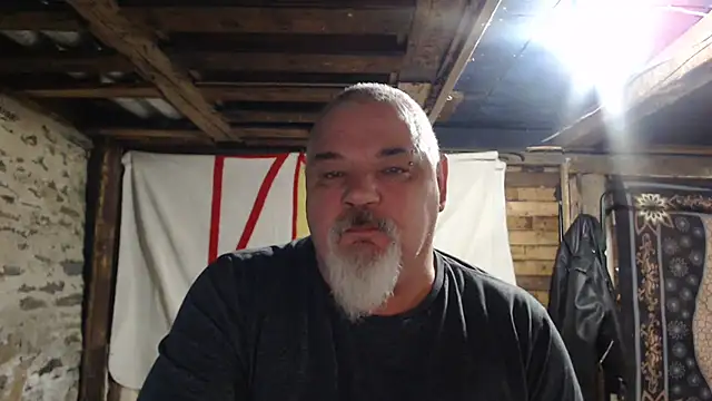 Snapshot of Newfiesausage1972 chatting on December 2025 09:37:01 AM Newfiesausage1972 online show from December 2025 09:37:01 AM