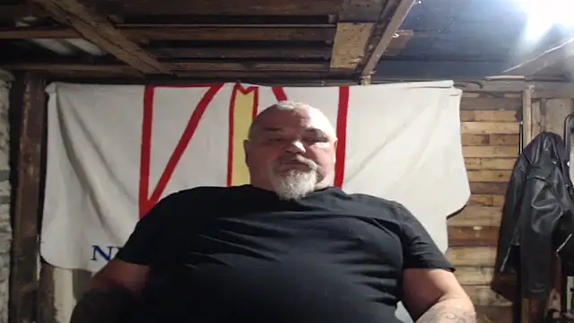 Snapshot of Newfiesausage1972 chatting on December 2025 12:07:02 AM Newfiesausage1972 online show from December 2025 12:07:02 AM