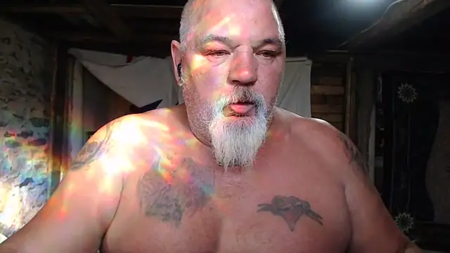 Newfiesausage1972 online show from July 2026 10:45:01 PM