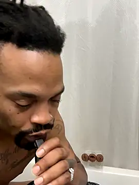 1BeautyN1Beast online show from November 2025 03:55:01 PM