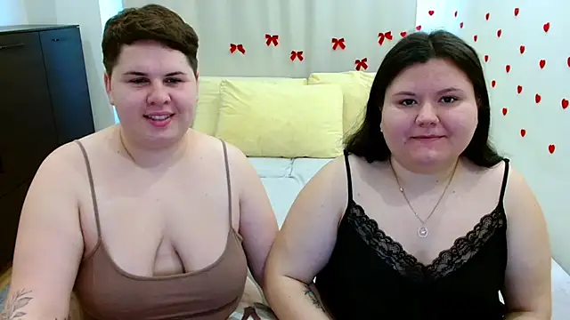 BeckyAndHellen online show from October 2025 09:57:01 AM