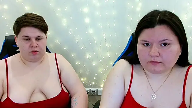 Snapshot of BeckyAndHellen chatting on June 2026 08:48:01 AM BeckyAndHellen online show from June 2026 08:48:01 AM