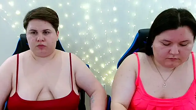 Snapshot of BeckyAndHellen chatting on July 2026 12:30:01 PM BeckyAndHellen online show from July 2026 12:30:01 PM