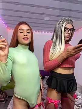 Snapshot of big_girl21cm chatting on September 2025 01:38:02 AM big girl21cm online show from September 2025 01:38:02 AM